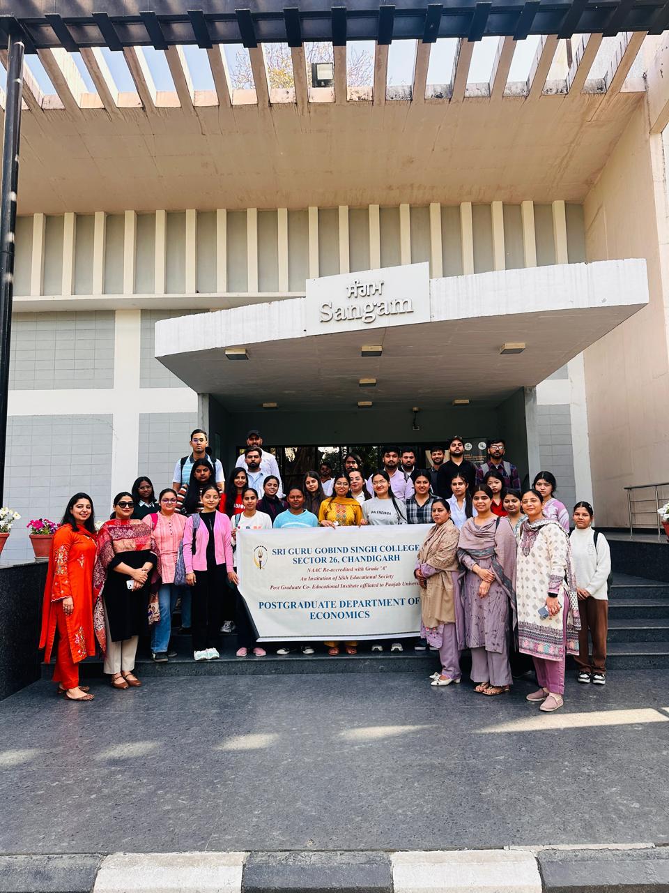 Students and faculty at MGSIPA for the Nobel Laureate public lecture on Economics and Policy Innovation in India.